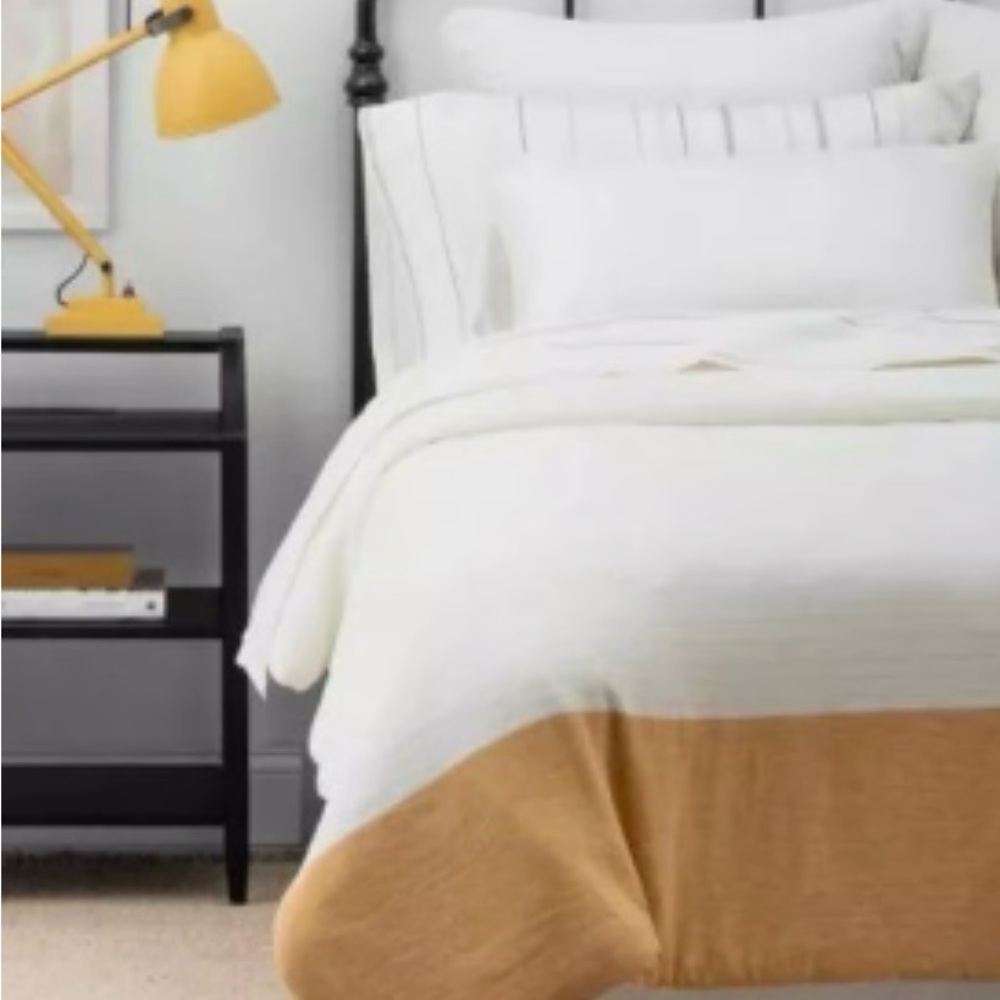Hearth & Hand Magnolia Queen 3 pieces Duvet Cover Set